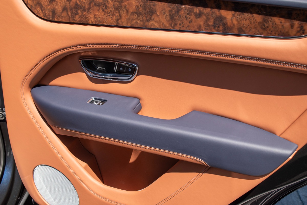 2023 Bentley Bentayga Image 33
