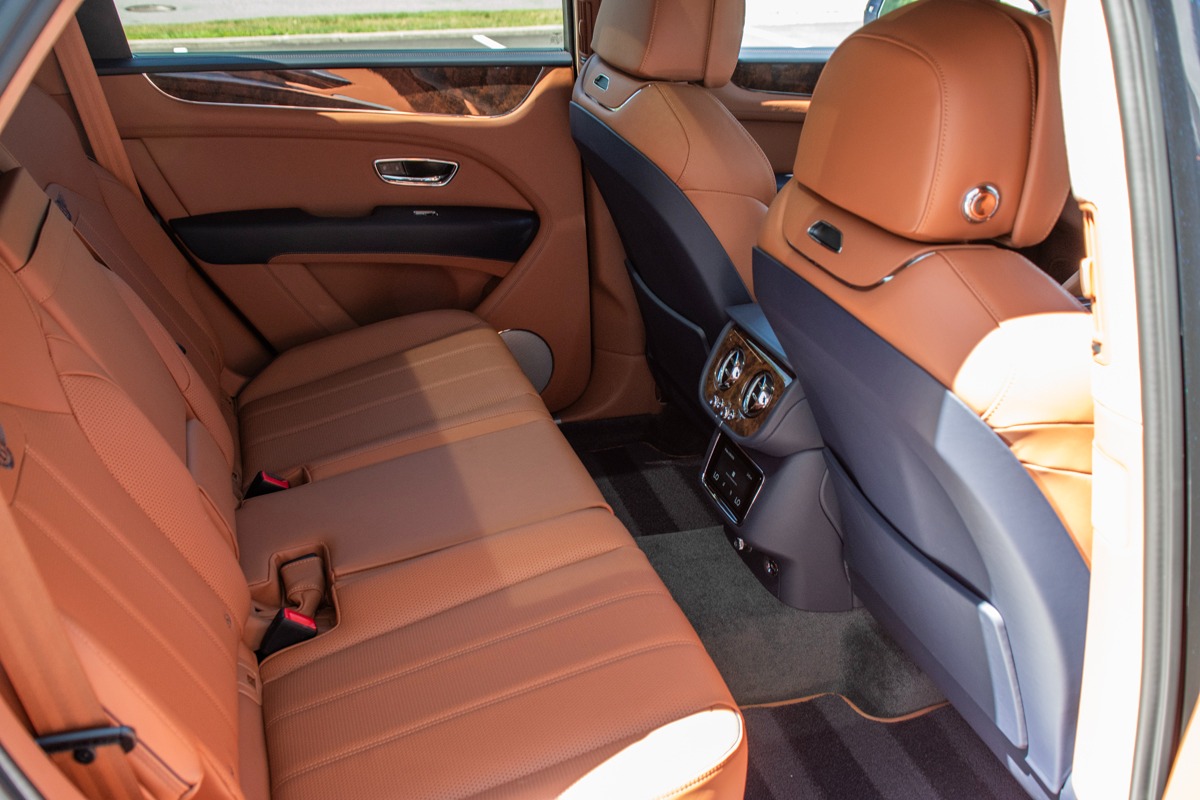 2023 Bentley Bentayga Image 34