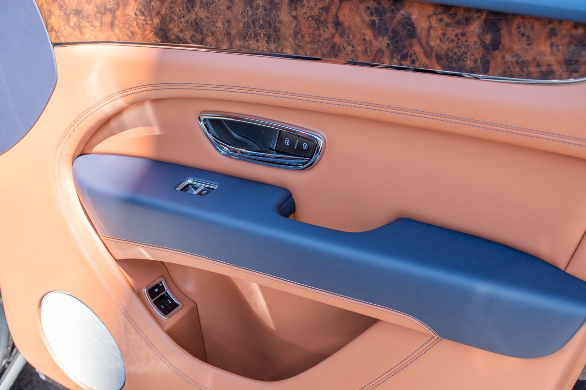 2023 Bentley Bentayga Image 37