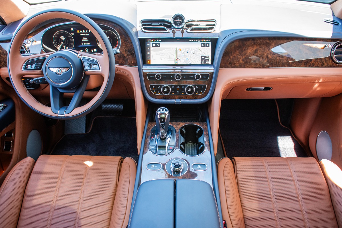2023 Bentley Bentayga Image 4