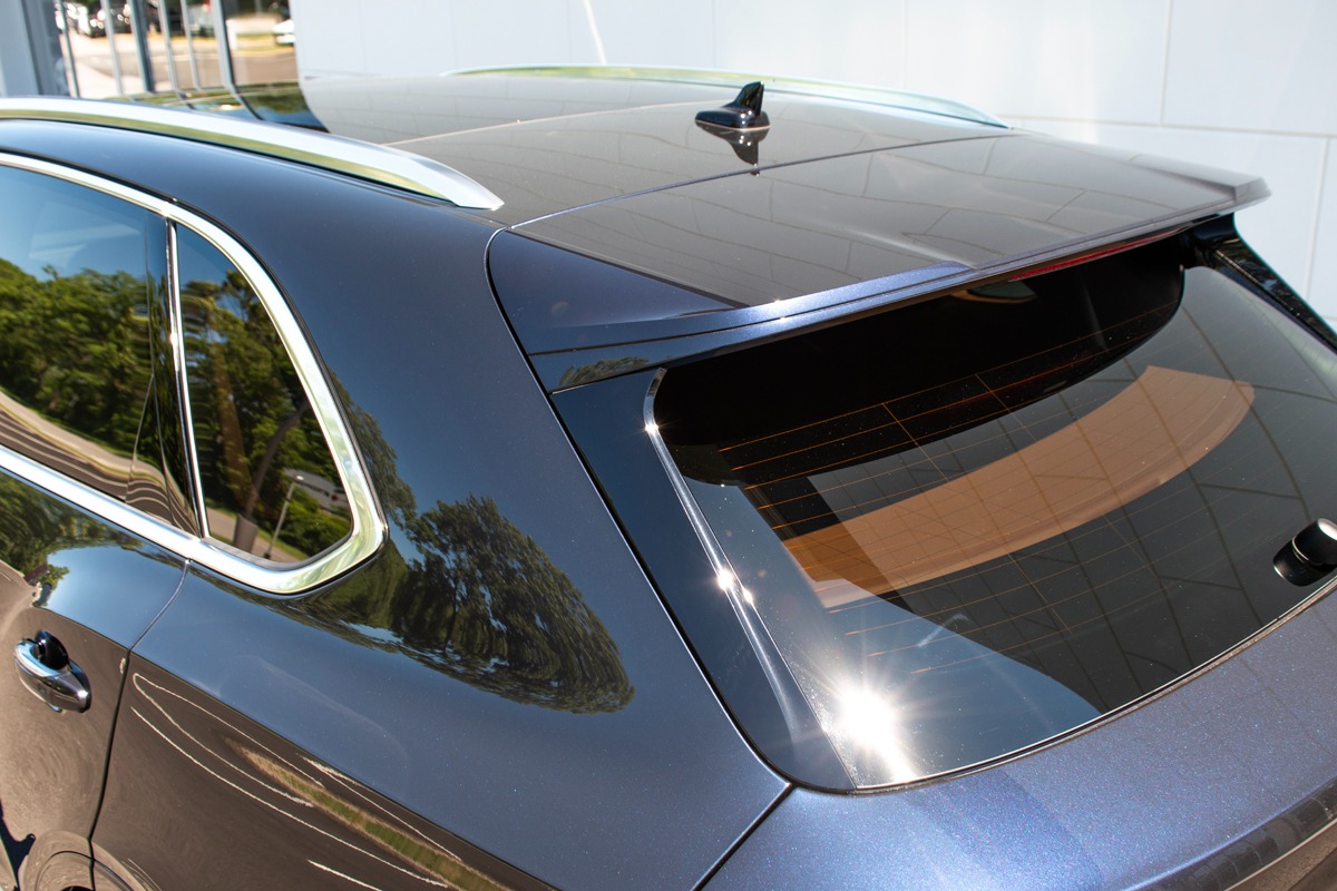 2023 Bentley Bentayga Image 42