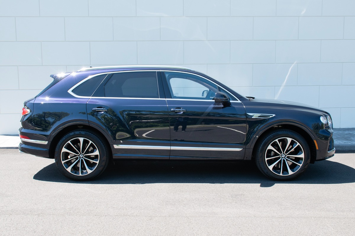 2023 Bentley Bentayga Image 5
