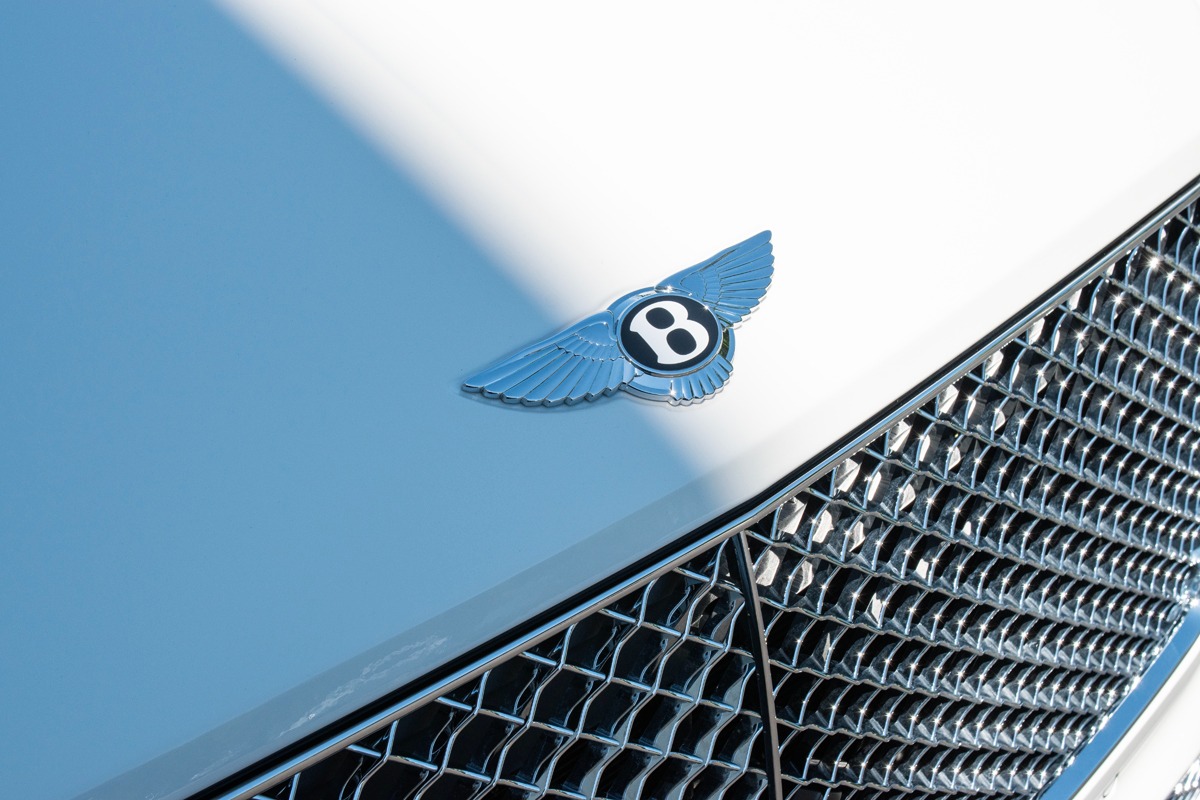 2023 Bentley Bentayga Image 16