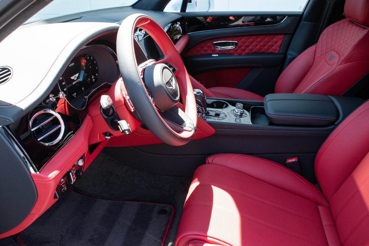 2023 Bentley Bentayga Image 23