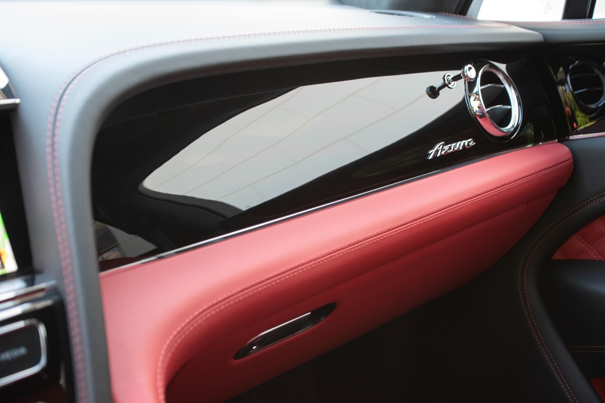 2023 Bentley Bentayga Image 26