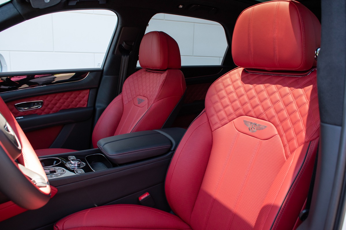 2023 Bentley Bentayga Image 27