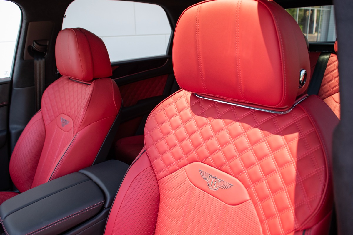 2023 Bentley Bentayga Image 28