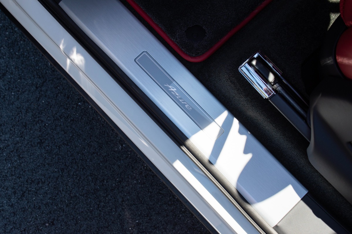 2023 Bentley Bentayga Image 38