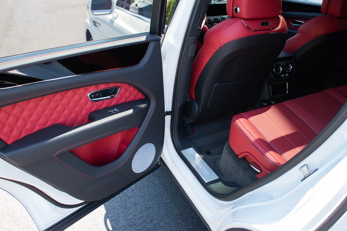 2023 Bentley Bentayga Image 41