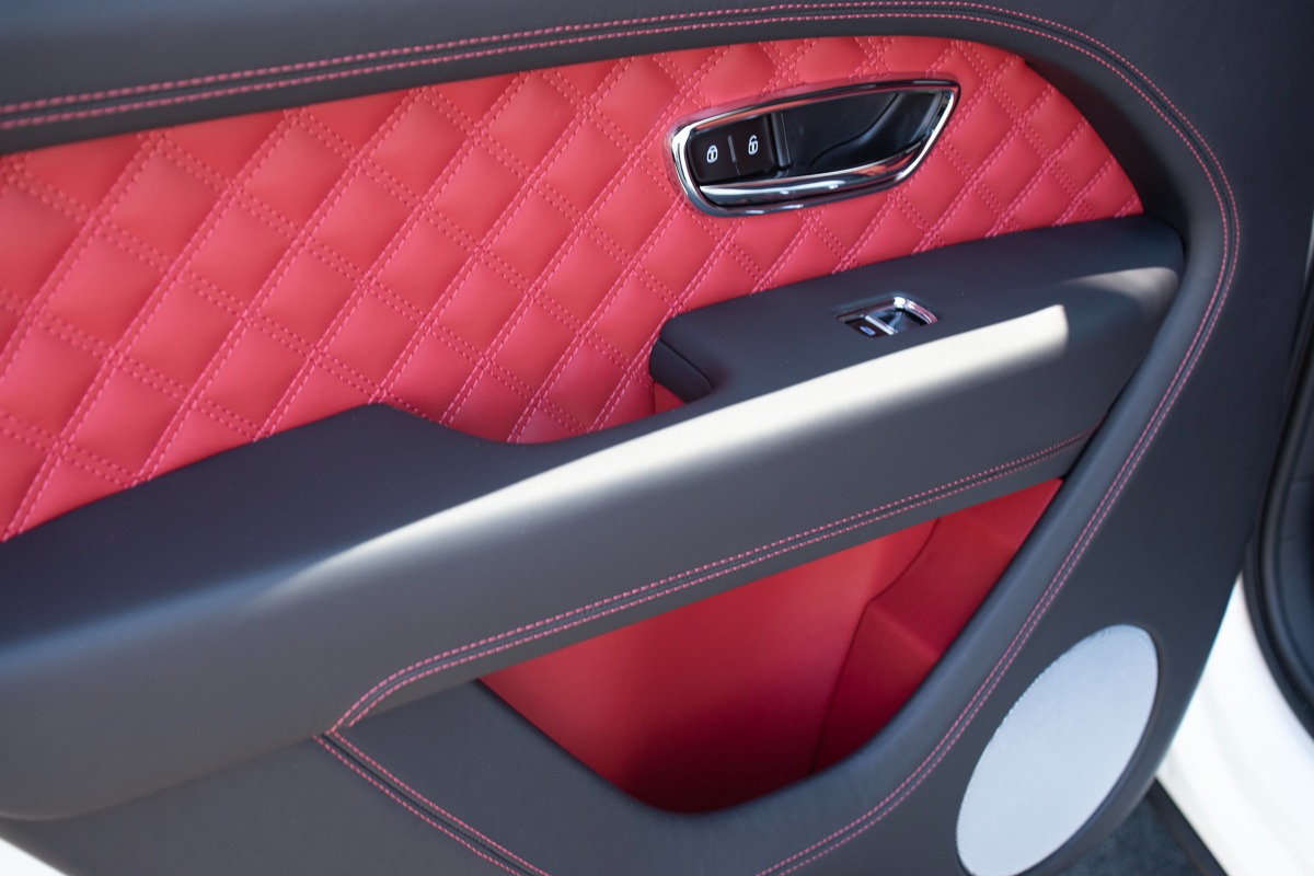 2023 Bentley Bentayga Image 42