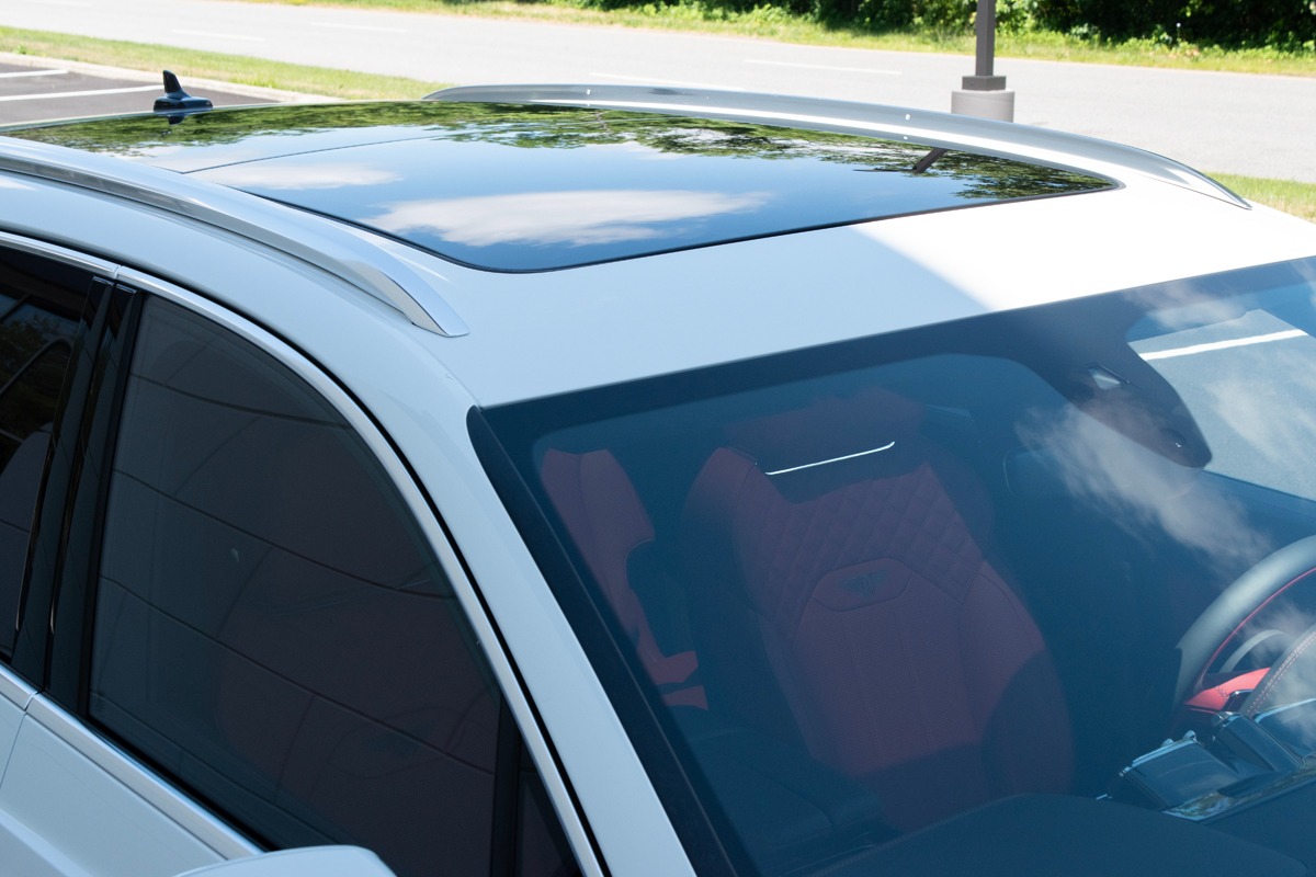 2023 Bentley Bentayga Image 48