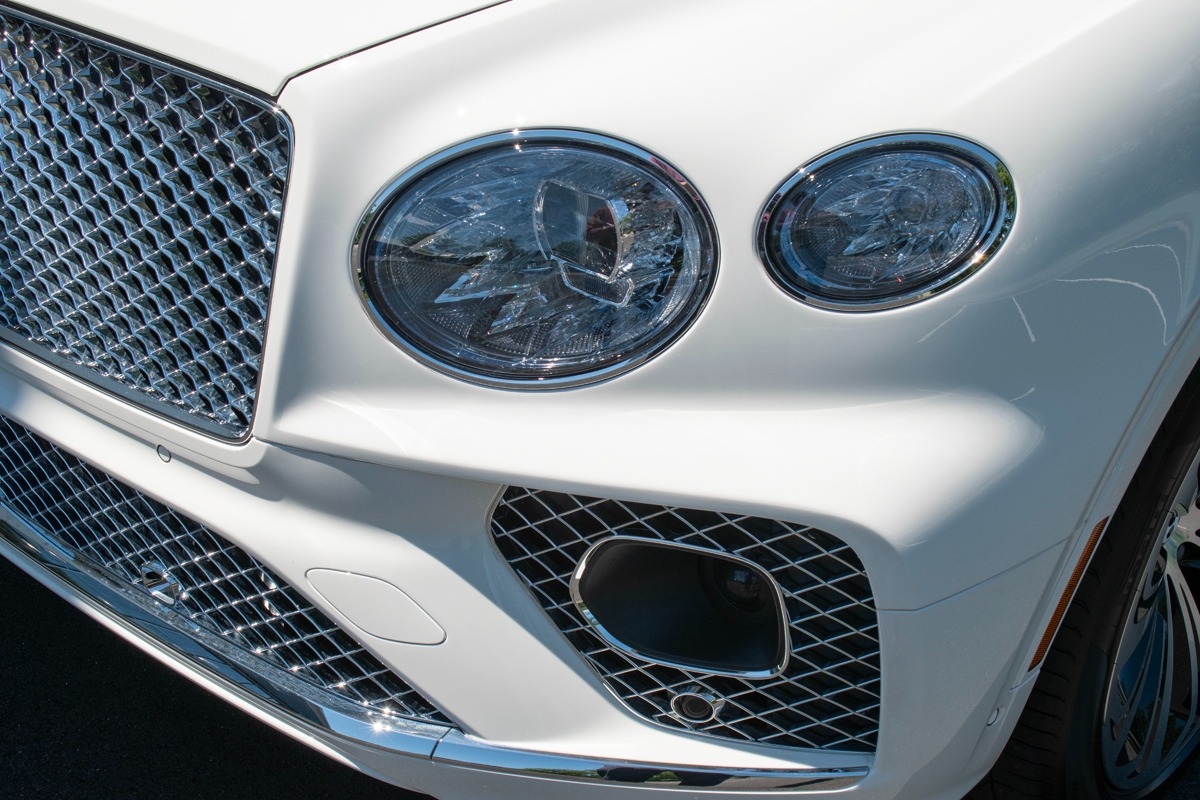 2023 Bentley Bentayga Image 7