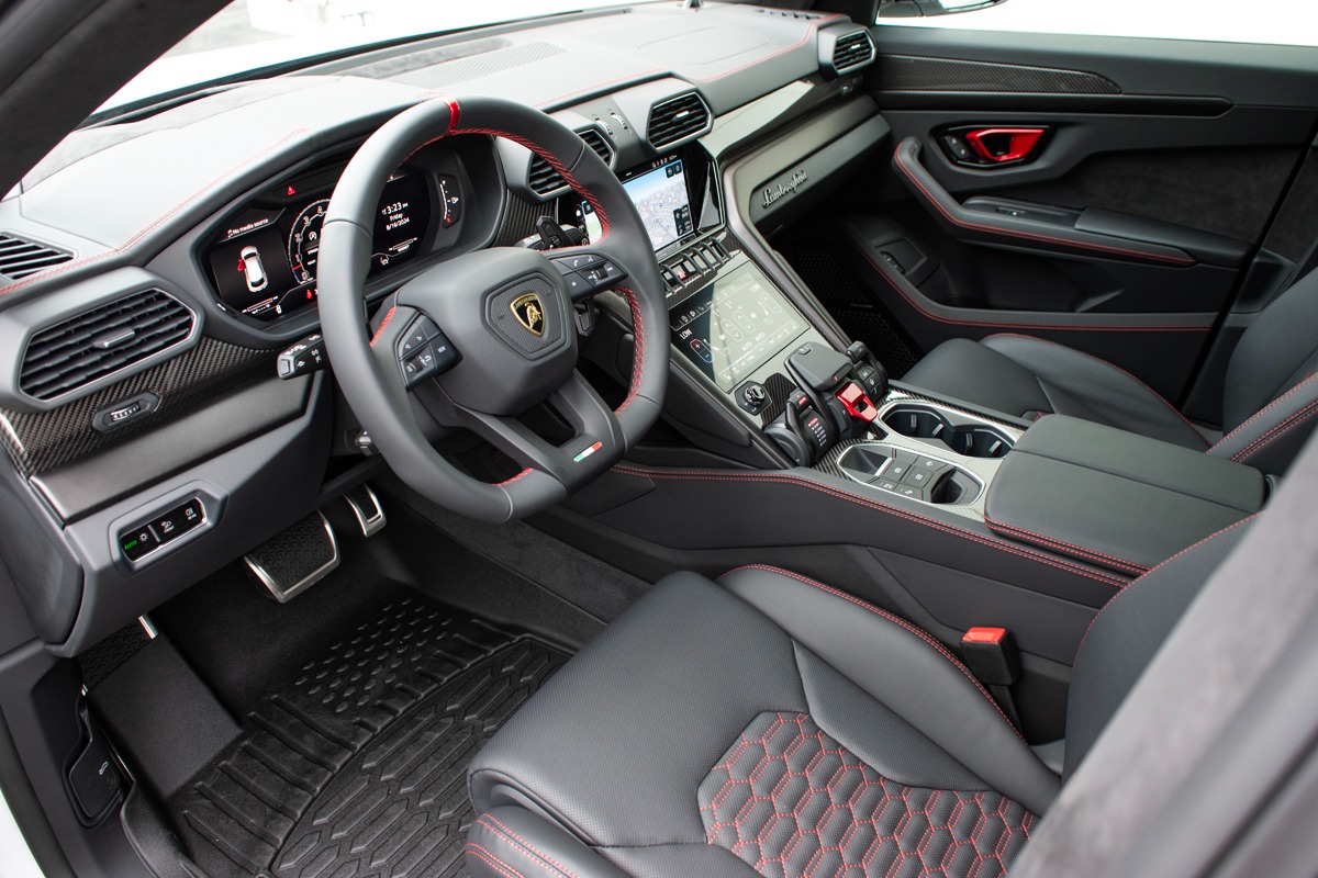 2024 Lamborghini Urus Image 14