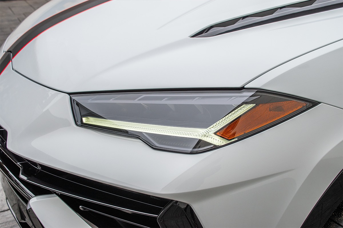 2024 Lamborghini Urus Image 16