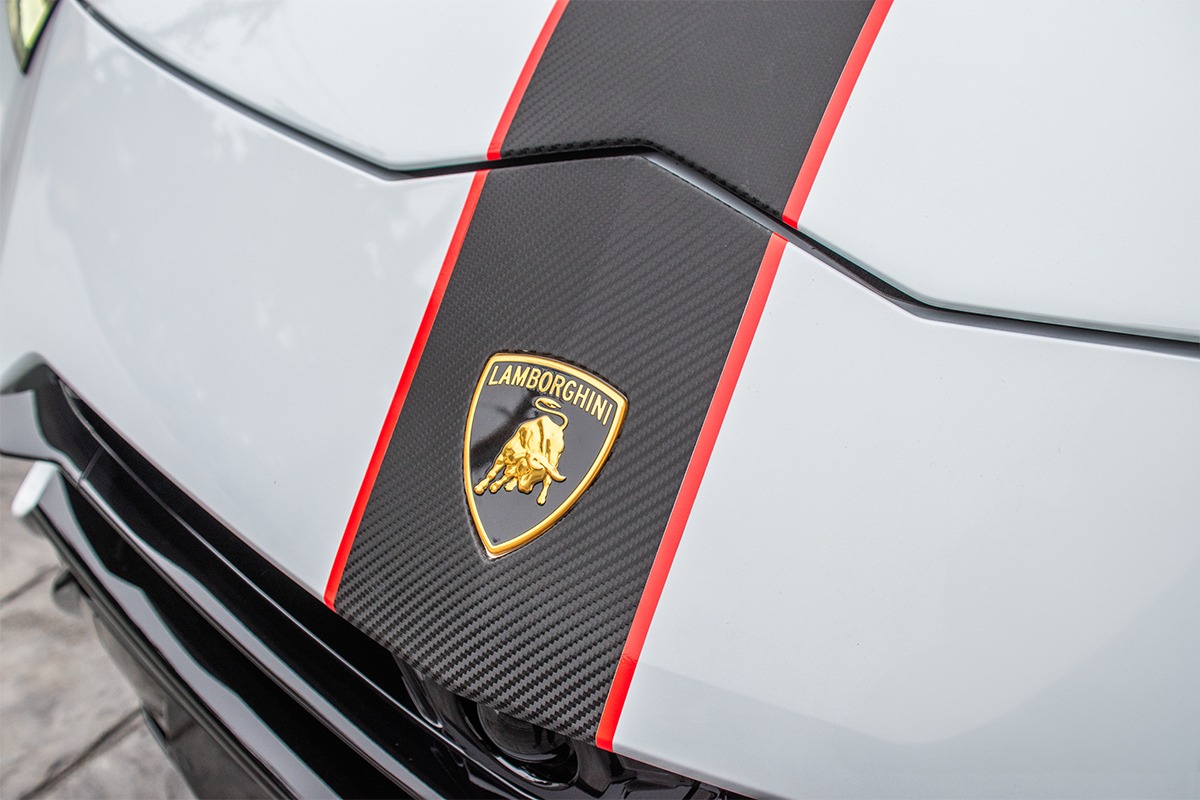 2024 Lamborghini Urus Image 17