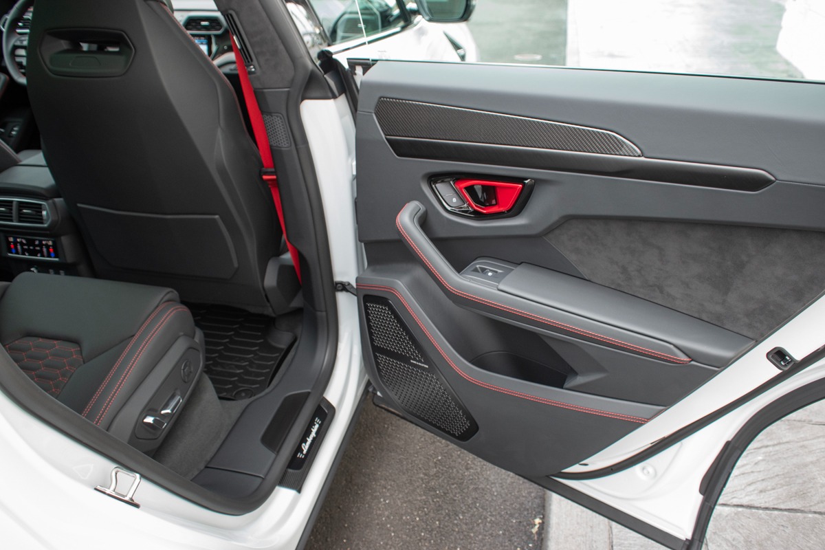 2024 Lamborghini Urus Image 26