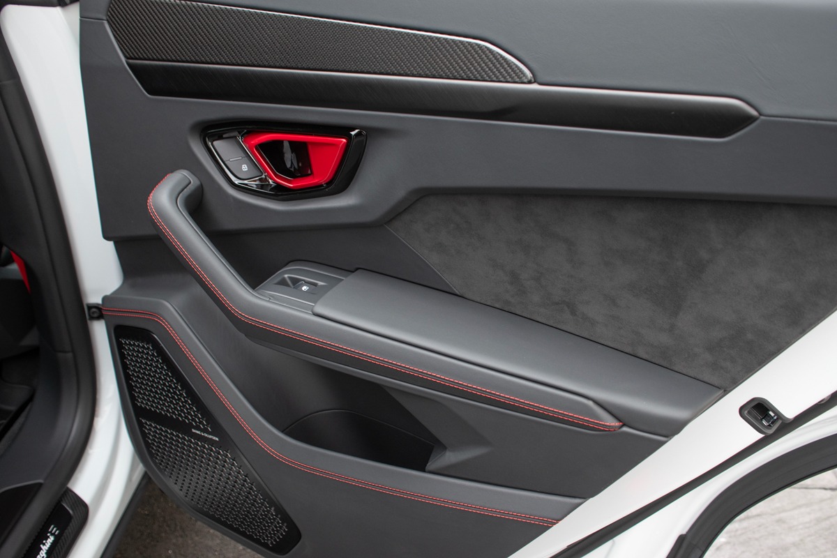 2024 Lamborghini Urus Image 27