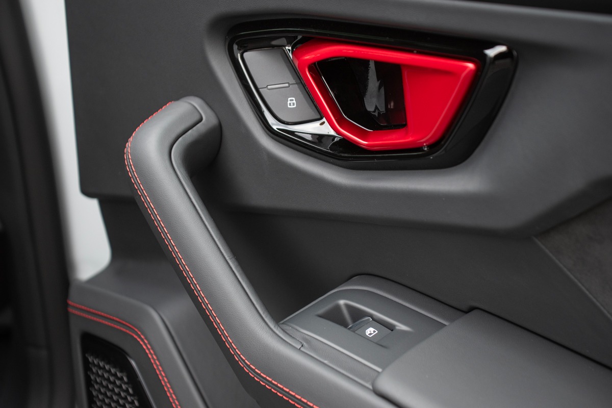 2024 Lamborghini Urus Image 28
