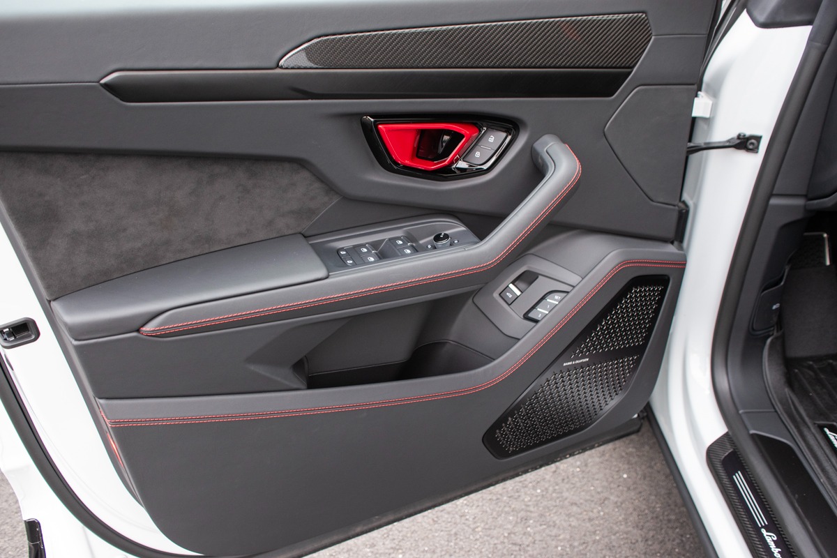 2024 Lamborghini Urus Image 38
