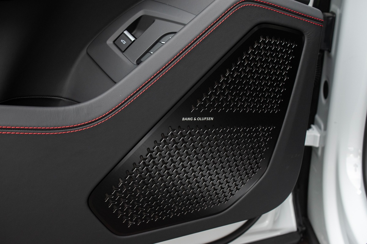 2024 Lamborghini Urus Image 39
