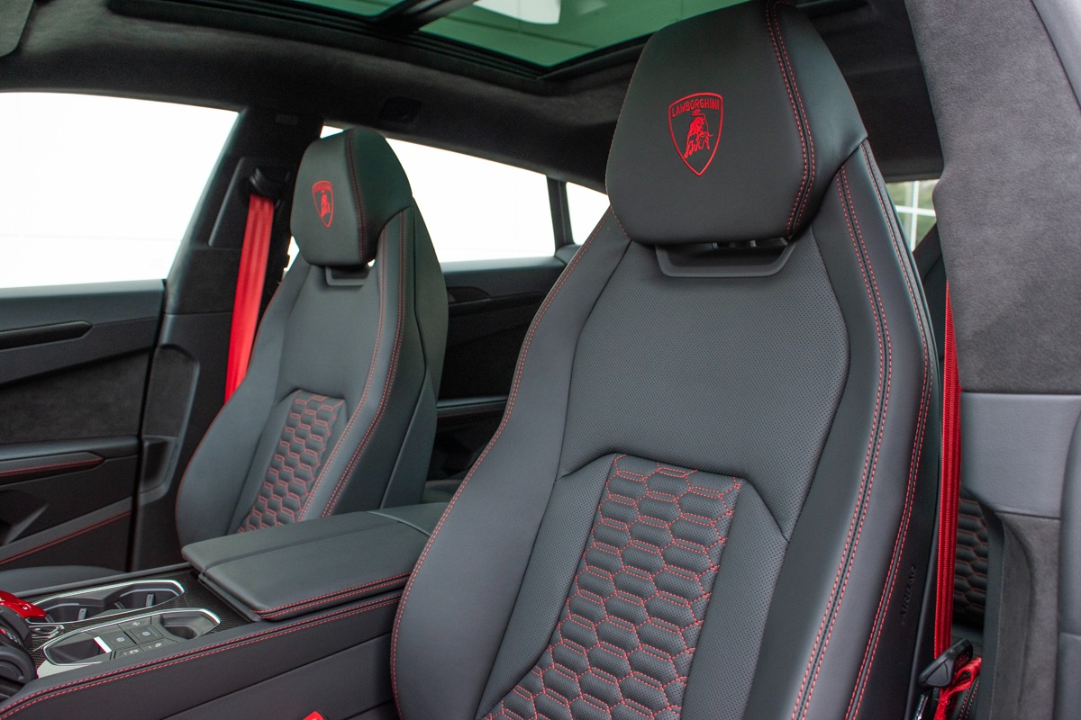 2024 Lamborghini Urus Image 4