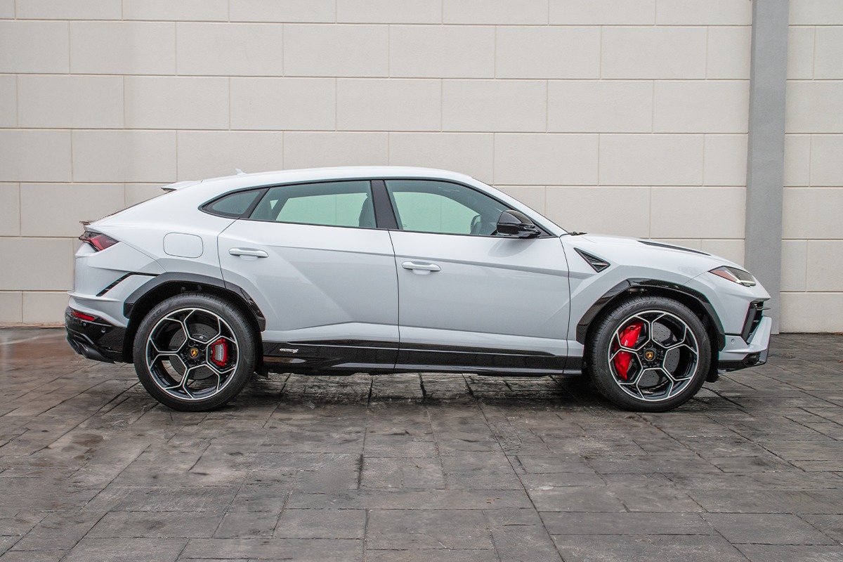 2024 Lamborghini Urus Image 5