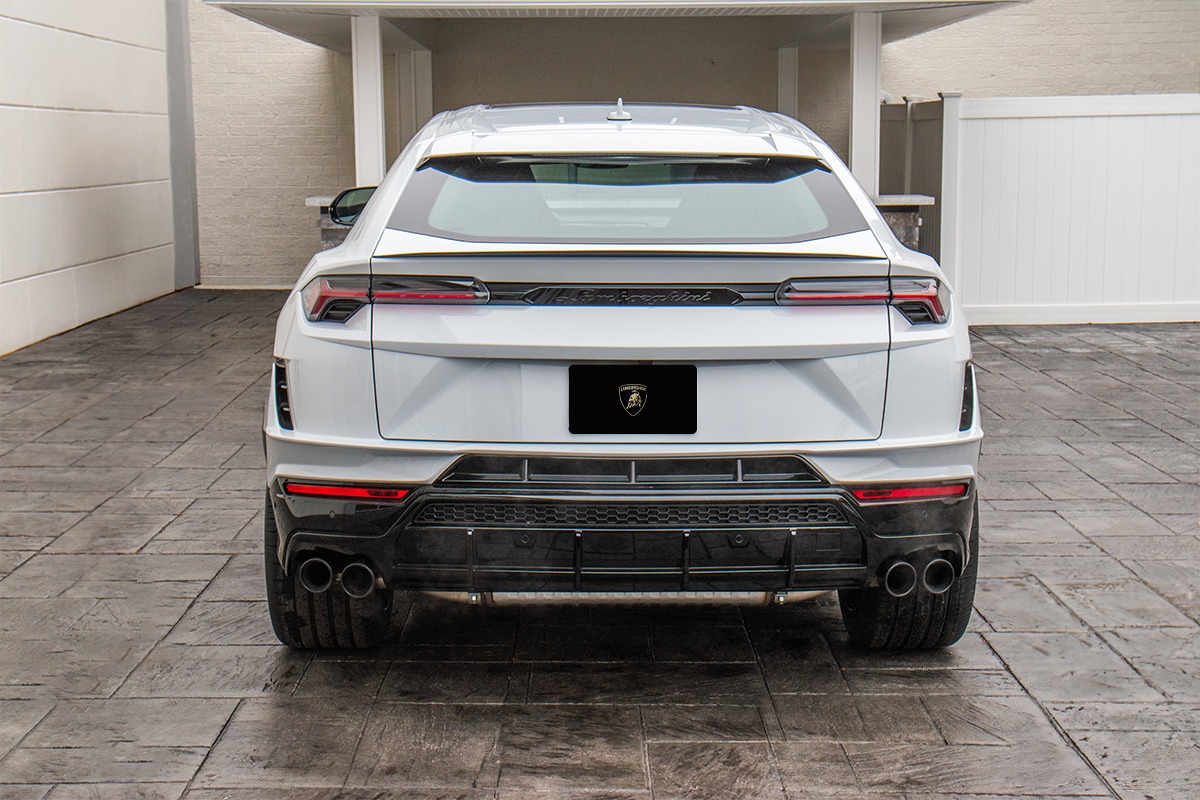 2024 Lamborghini Urus Image 8