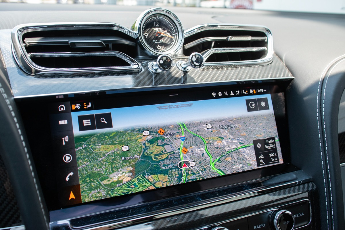 2021 Bentley Bentayga Image 10