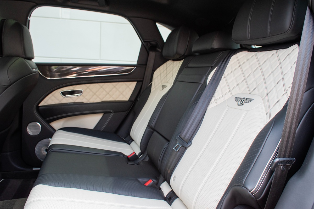 2021 Bentley Bentayga Image 12