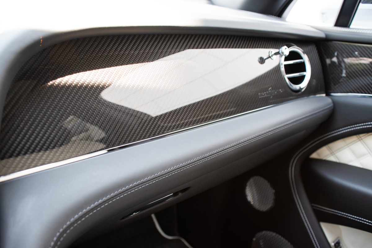 2021 Bentley Bentayga Image 15