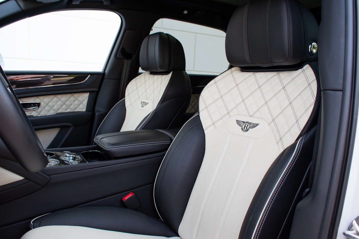 2021 Bentley Bentayga Image 18