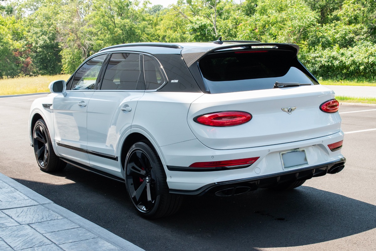 2021 Bentley Bentayga Image 26