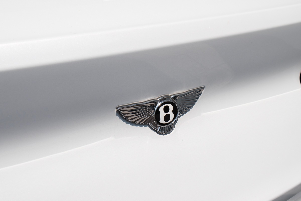 2021 Bentley Bentayga Image 29