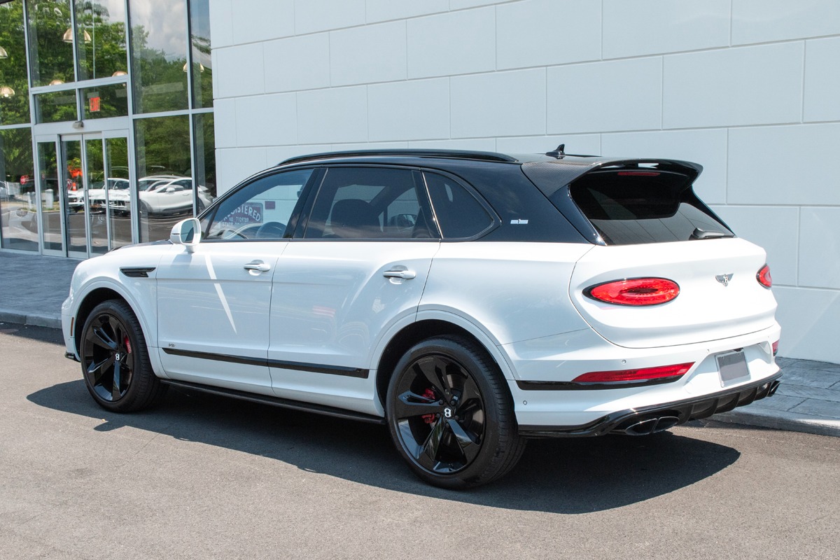2021 Bentley Bentayga Image 3