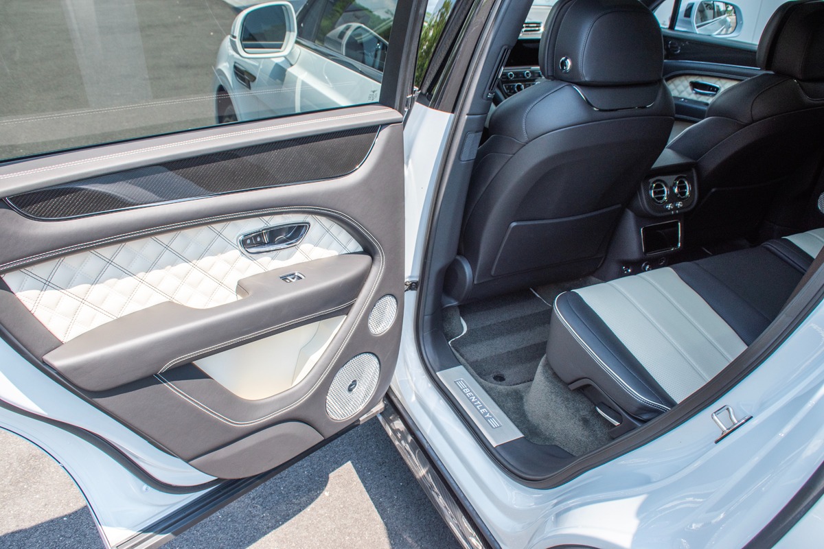 2021 Bentley Bentayga Image 36