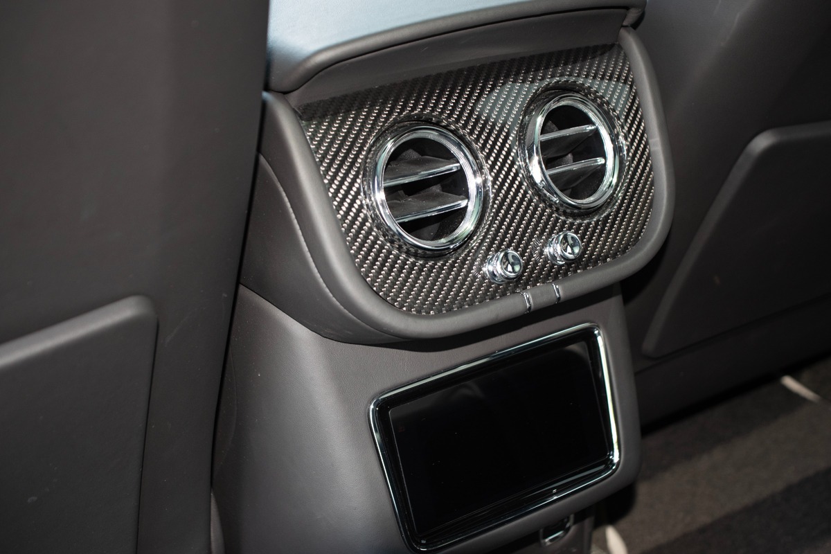 2021 Bentley Bentayga Image 39