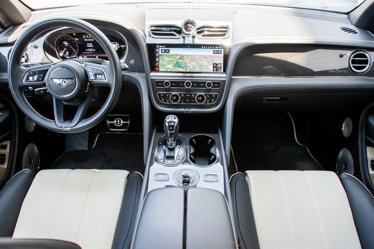 2021 Bentley Bentayga Image 4