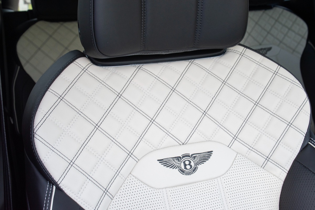 2021 Bentley Bentayga Image 47