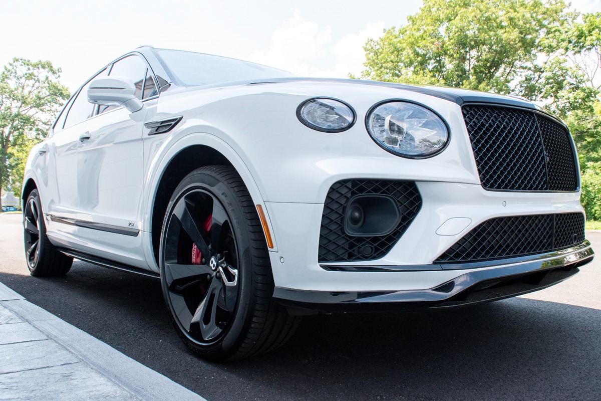 2021 Bentley Bentayga Image 48