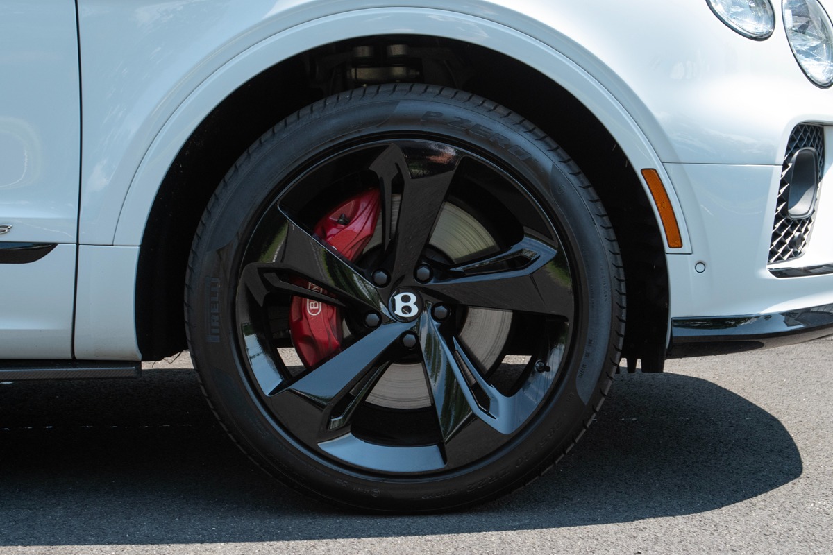 2021 Bentley Bentayga Image 6