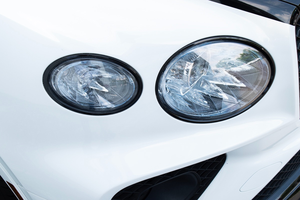 2021 Bentley Bentayga Image 7