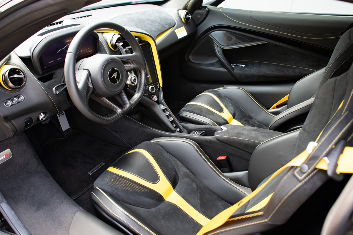 2023 McLaren 720S Spider Image 2