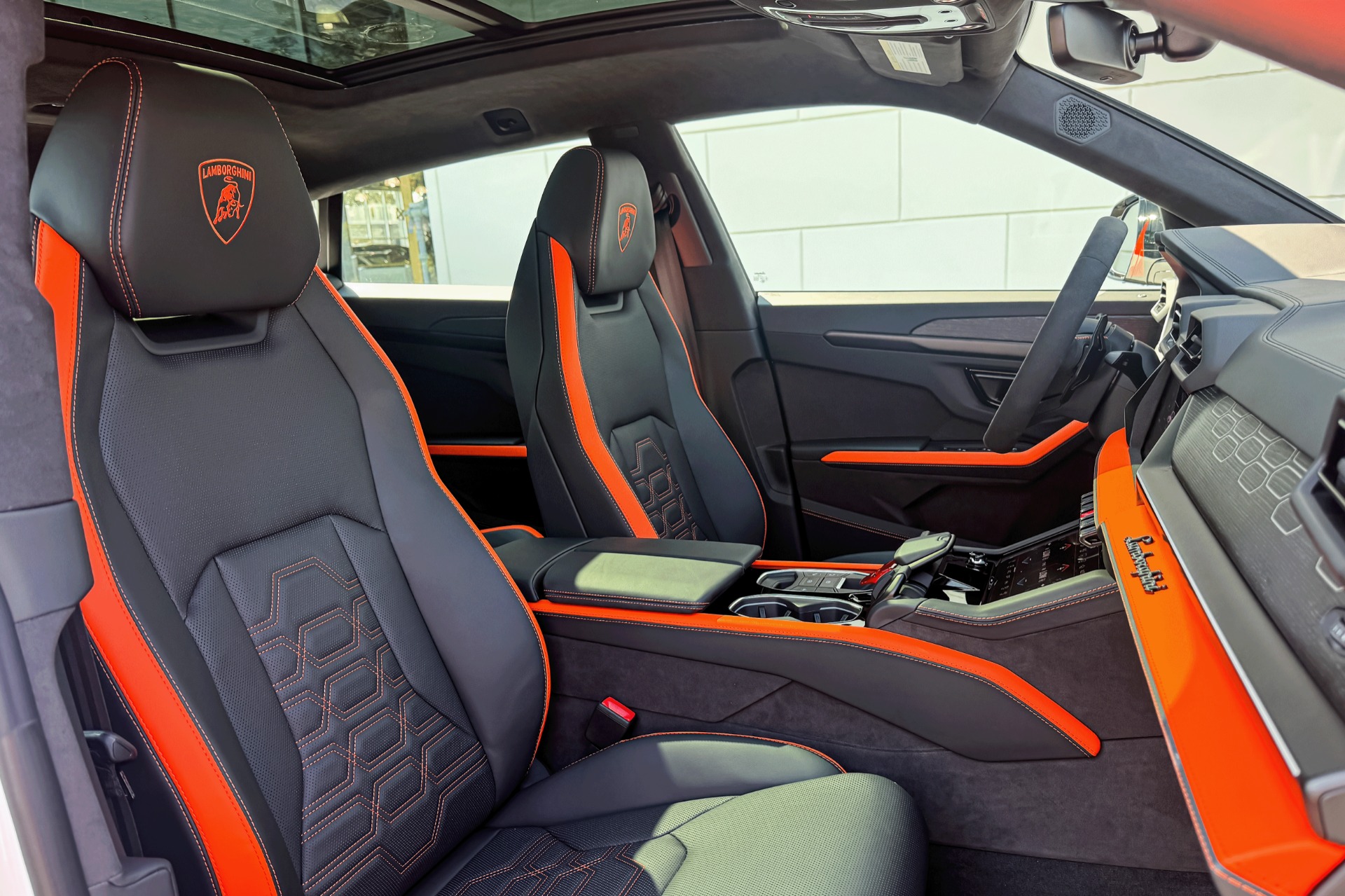 New-2025-Lamborghini-Urus-SE-