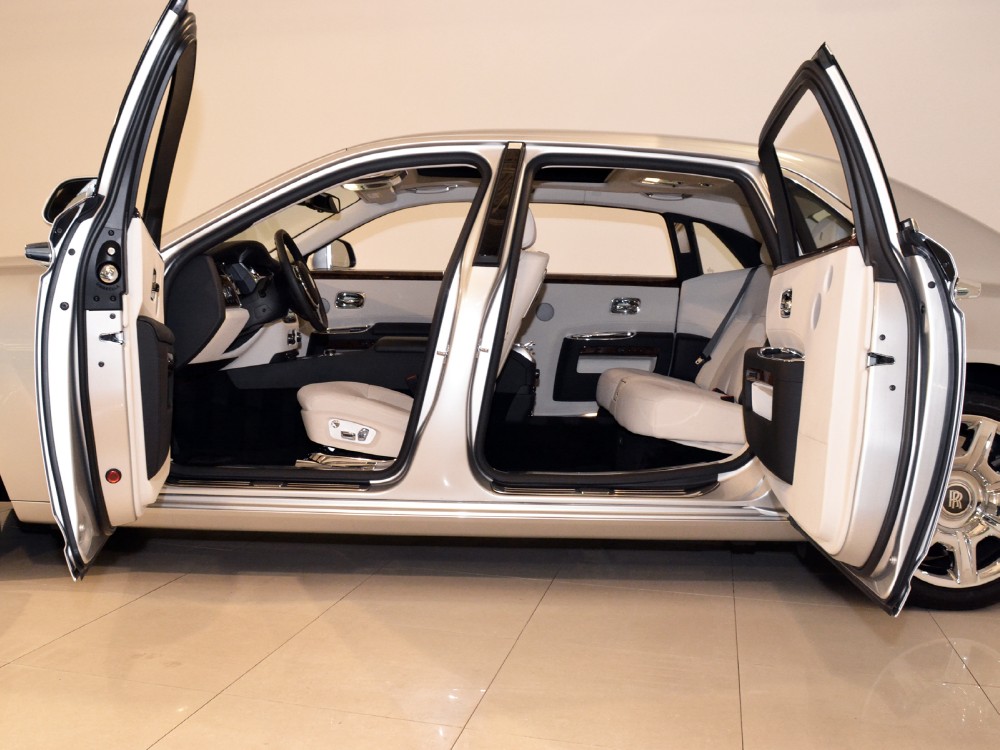 2012 Rolls-Royce Ghost EWB Image 17