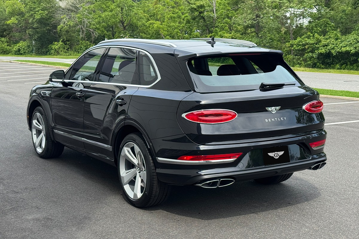 2025 Bentley Bentayga Image 4