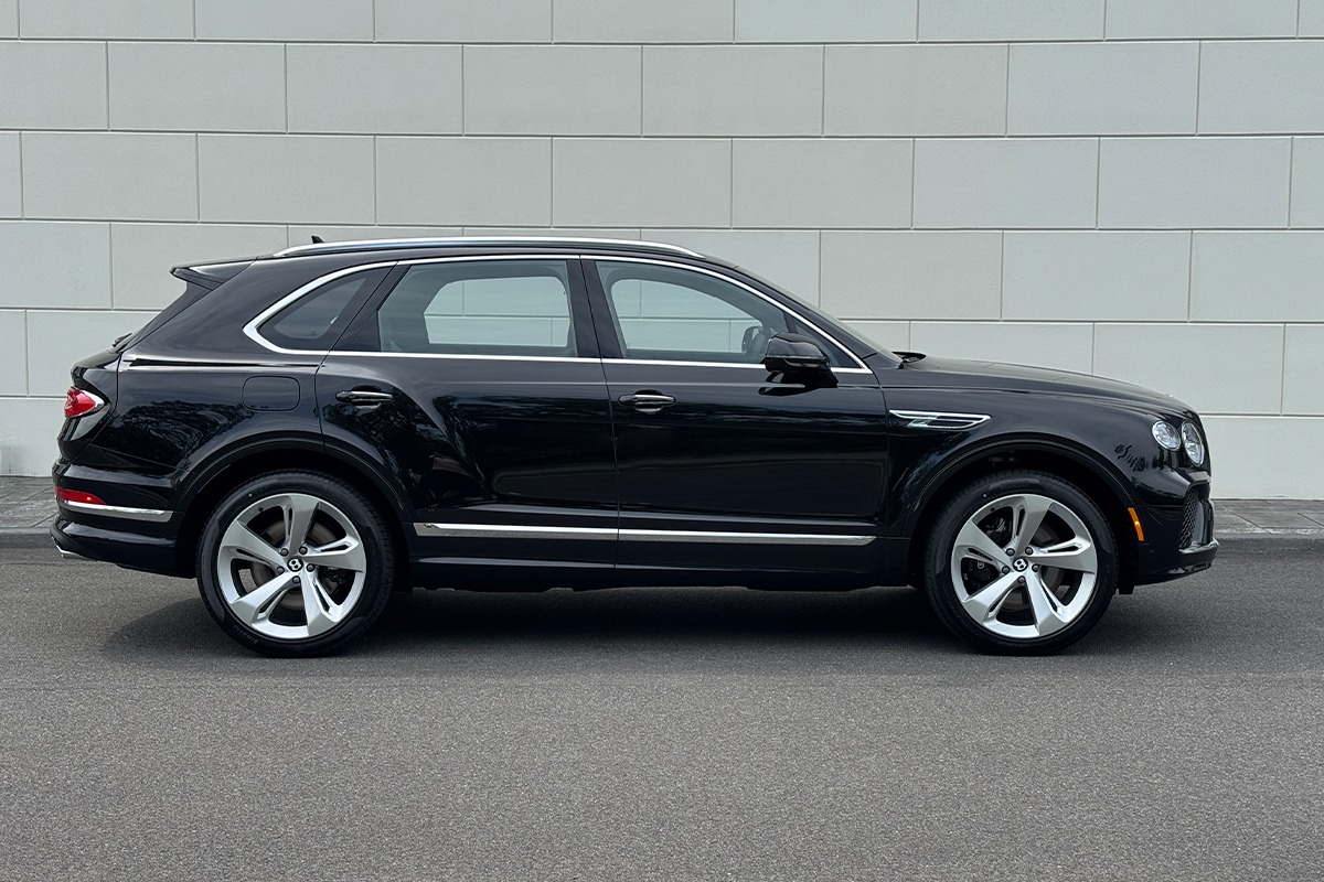 2025 Bentley Bentayga Image 5