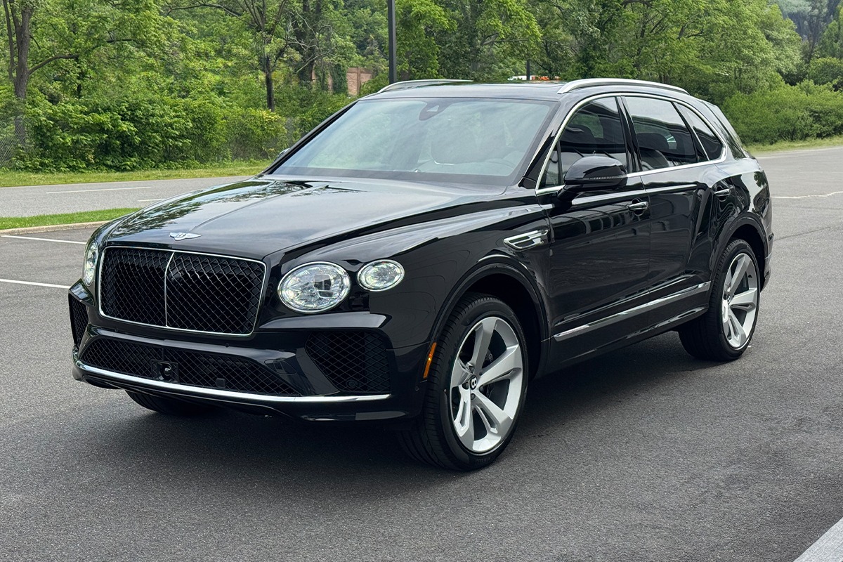 2025 Bentley Bentayga Image 6