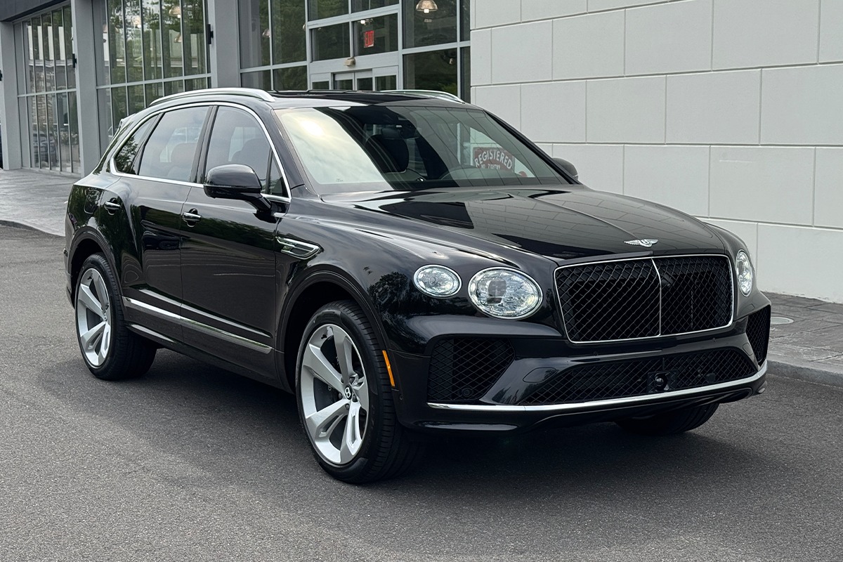 2025 Bentley Bentayga Image 8