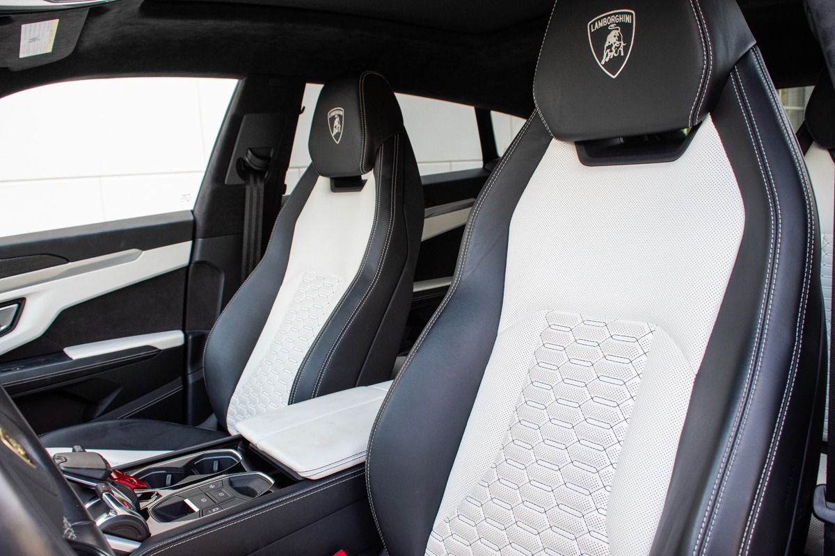 2019 Lamborghini Urus Image 12