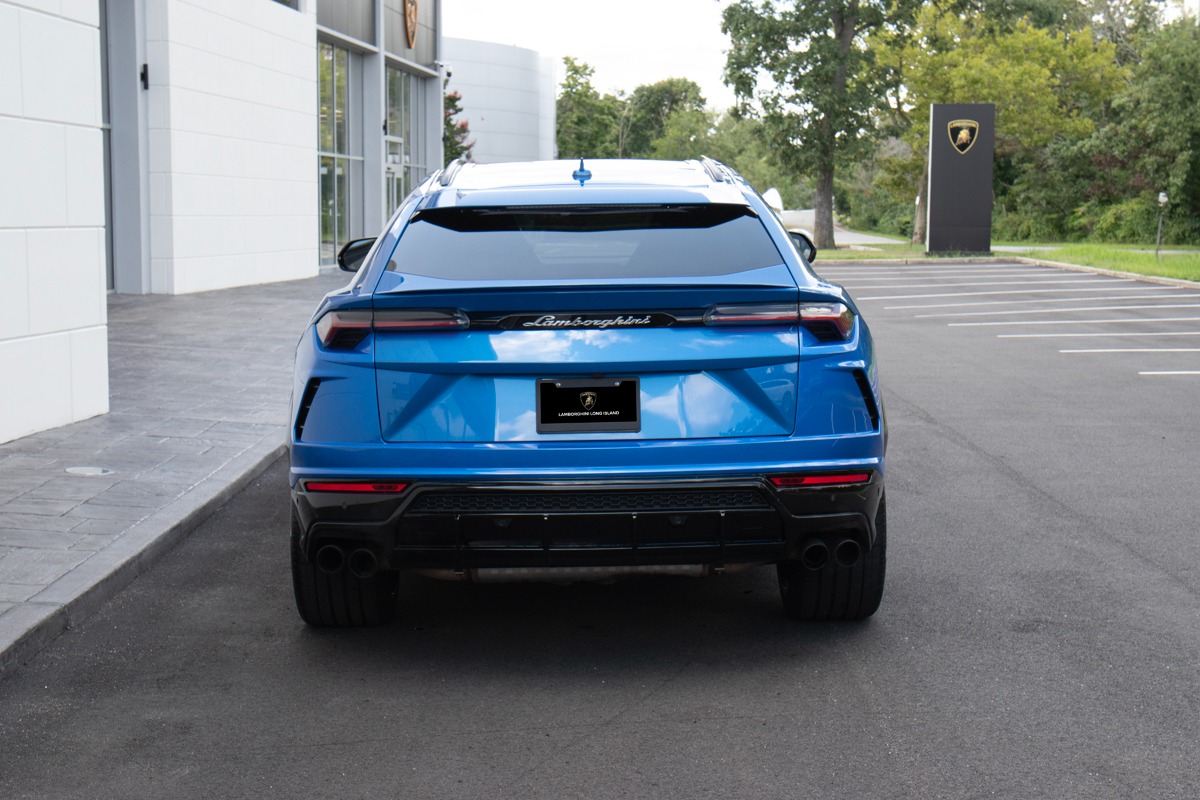 2019 Lamborghini Urus Image 16